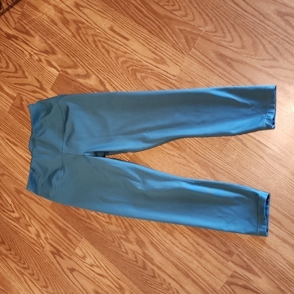 Green‎ yogalicious lux size small